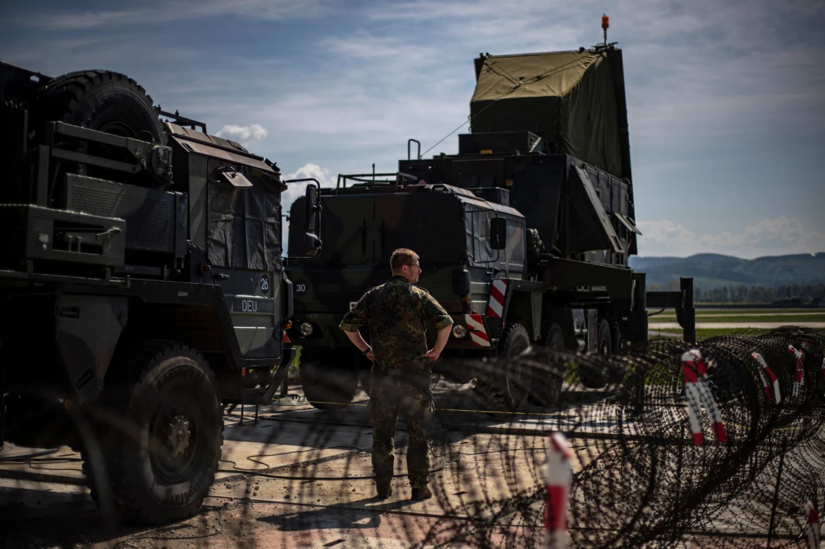 Potrzebna jest trwała, stała obecność wojsk amerykańskich na wschodniej flance NATO. Widzę coraz więcej przychylnych głosów, jesteśmy dużo bliżej finalnych decyzji, ale jeszcze trzeba na nie poczekać - powiedział w Waszyngtonie wiceszef MSZ Marcin Przydacz.