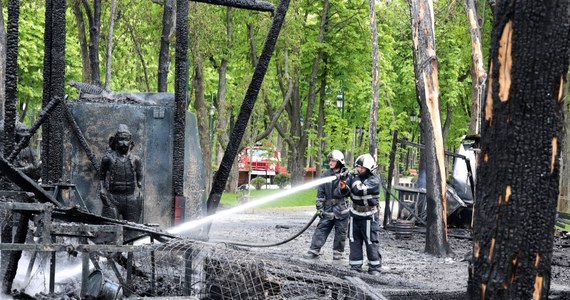 Prawie 800 hektarów lasów płonie w obwodzie chersońskim na południu Ukrainy. Walkę z żywiołem utrudnia okupacja tych terenów oraz działania bojowe – poinformował w środę doradca ministra ds. ochrony środowiska i zasobów naturalnych Serhij Własenko.