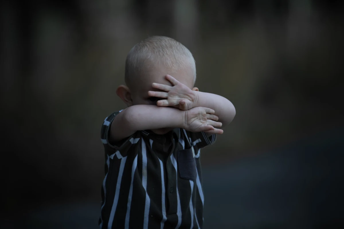 Policjanci z Zabrza zatrzymali 21-latkę, która znęcała się nad 1,5-rocznym synem. Kobieta usłyszała zarzut znęcania się nad osobą nieporadną i narażenia dziecka na utratę życia i zdrowia. Grozi jej do ośmiu lat więzienia.