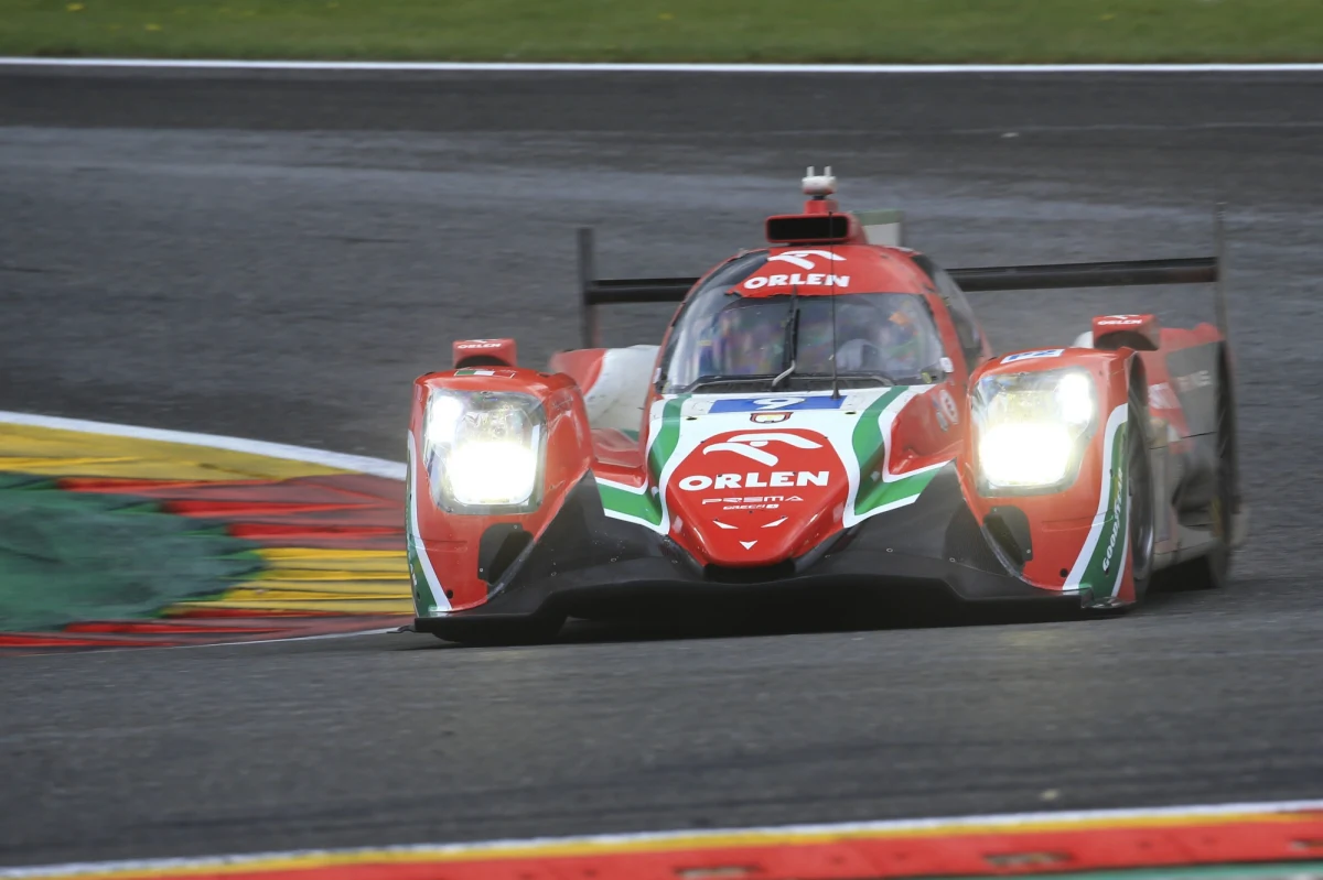 "Pierwszy raz poprosiłem przez radio, żeby do auta wsiadł inny kierowca" - mówi w RMF FM Robert Kubica, który ze szczegółami opowiedział o tym, co zdarzyło się podczas jego ostatniego występu. Sam kierowca i jego Prema Orlen Team zajęli dopiero siódme miejsce w klasie LMP2 na torze Spa-Francorchamps. Teraz Kubica szykuje się do legendarnego wyścigu Le Mans. Z Kubicą rozmawiał nasz dziennikarz Paweł Pawłowski.