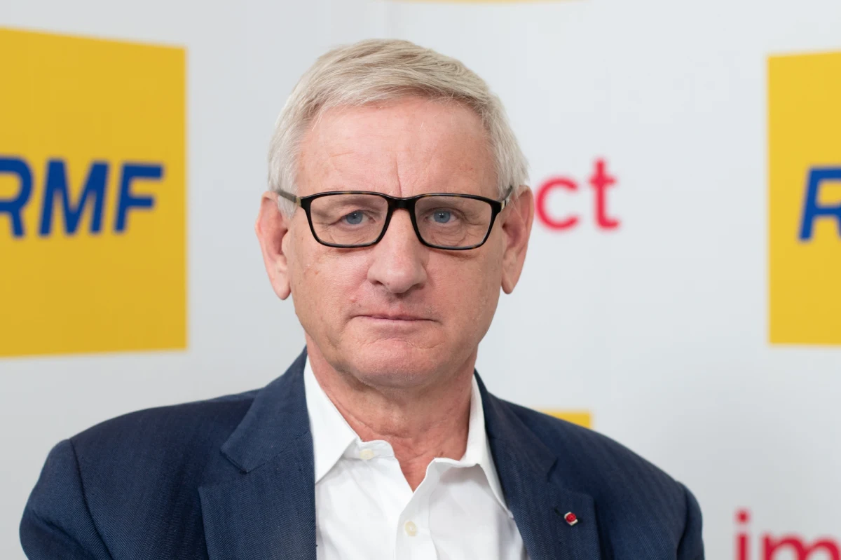 „Rosja zmierza ku cywilizacyjnej i gospodarczej przepaści. Ta ich katastrofa oczywiście nie nastąpi natychmiast, ale Rosja spadnie do trzeciej gospodarczej ligi. Zostanie odizolowana. W najbliższych latach Rosja poniesie bolesne konsekwencje napaści na Ukrainę. Prędzej czy później to doprowadzi do politycznej zmiany. Ludzie zaczną pytać kto na nich sprowadził to nieszczęście. I odpowiedzą sobie, że tą osobą jest Władimir Putin” – powiedział w Rozmowie w południe w RMF FM Carl Bildt, były premier Szwecji. 