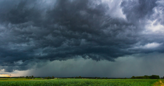 Instytut Meteorologii i Gospodarki Wodnej wydał w czwartek ostrzeżenie przed burzami z gradem dla wszystkich powiatów z województwa lubelskiego. Alerty pierwszego i drugiego stopnia obowiązują do godzin wieczornych.