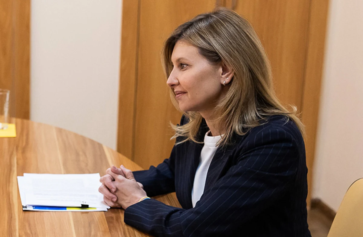 Rosja prowadzi wojnę przeciwko ukraińskim dzieciom - napisała pierwsza dama Ukrainy Ołena Zełenska na Telegramie, komentując ostrzelanie przez rosyjskie lotnictwo szkoły i innych obiektów w mieście Nowogród Siewierski w obwodzie czernihowskim na północy kraju. 