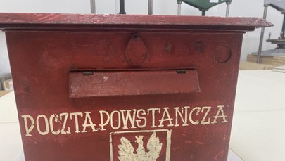 Skrzynka pocztowa z Powstania Warszawskiego. Znaleziono ją na wysypisku