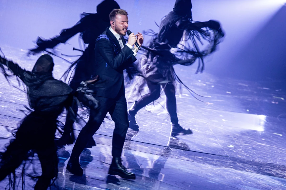 Krystian Ochman awansował do finału 66. Konkursu Piosenki Eurowizji. Reprezentant Polski w Turynie prezentuje utwór "River".