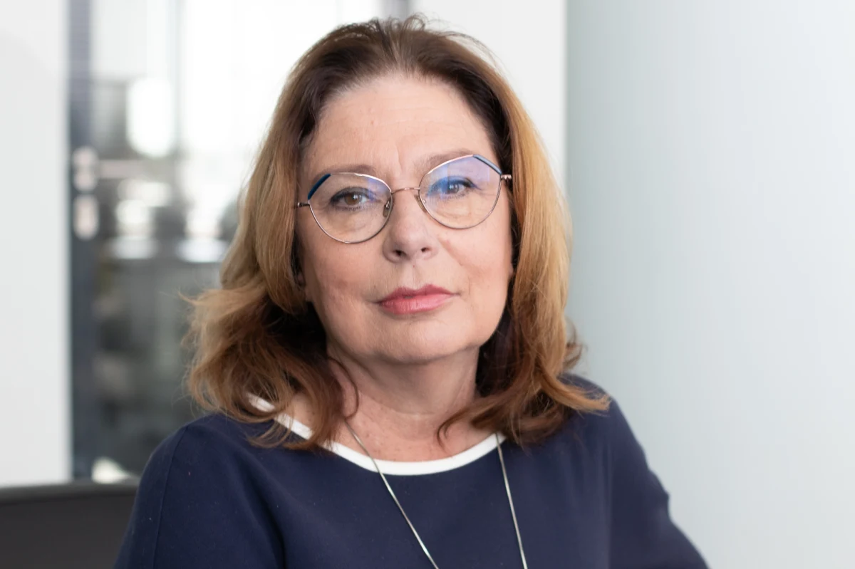 „Pamiętam jego wypowiedzi sprzed kilku miesięcy. Pokazał, że jest osobą niekompetentną na to stanowisko. Bardzo konsekwentnie każdego dnia udowadniał, że nie nadaje się na tę funkcję. To, że wczoraj został wybrany na to stanowisko, świadczy o tym, że będziemy skazani na inflację i bałagan” - powiedziała w Porannej rozmowie w RMF FM Małgorzata Kidawa-Błońska, wiceprzewodnicząca Platformy Obywatelskiej. W ten sposób skomentowała wybór Adama Glapińskiego na drugą kadencję prezesa Narodowego Banku Polskiego.