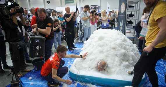 Valerjan Romanovski - absolutny "guru" w środowisku morsów - pobił rekord Guinnessa w najdłuższym kontakcie ciała ze śniegiem. Wyniósł on - 1 godzinę, 45 minut i 9 sekund. Miało to miejsce w ramach odbywających się w Krakowie targów Reha INNOVATIONS - jedynej na południu kraju imprezy dla fizjoterapeutów, lekarzy, inżynierów biomedycznych, jak również osób wymagających rehabilitacji. 