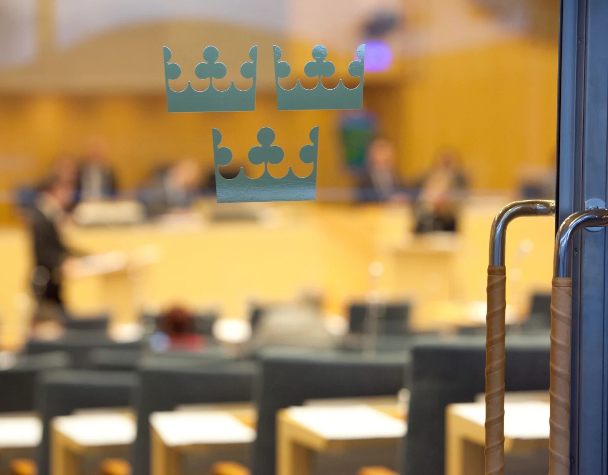 Członkostwo Szwecji w NATO zmniejszyłoby ryzyko konfliktów zbrojnych, tym samym przyniosłoby efekt odstraszający w Europie Północnej - wskazuje przedstawiony raport szwedzkiego rządu oraz opozycji dotyczący nowej strategii bezpieczeństwa kraju.