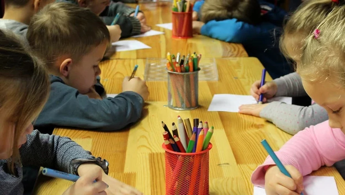 Tylko w ubiegłym roku przebadano około 1800 dzieci, stwierdzając problemy logopedyczne u 70 procent z nich. To efekt Miejskiego Programu Profilaktyki Logopedycznej, który we Wrocławiu jest realizowany od 20 lat. Obecnie bierze w nim udział prawie 3,5 tysiąca wrocławskich maluchów.