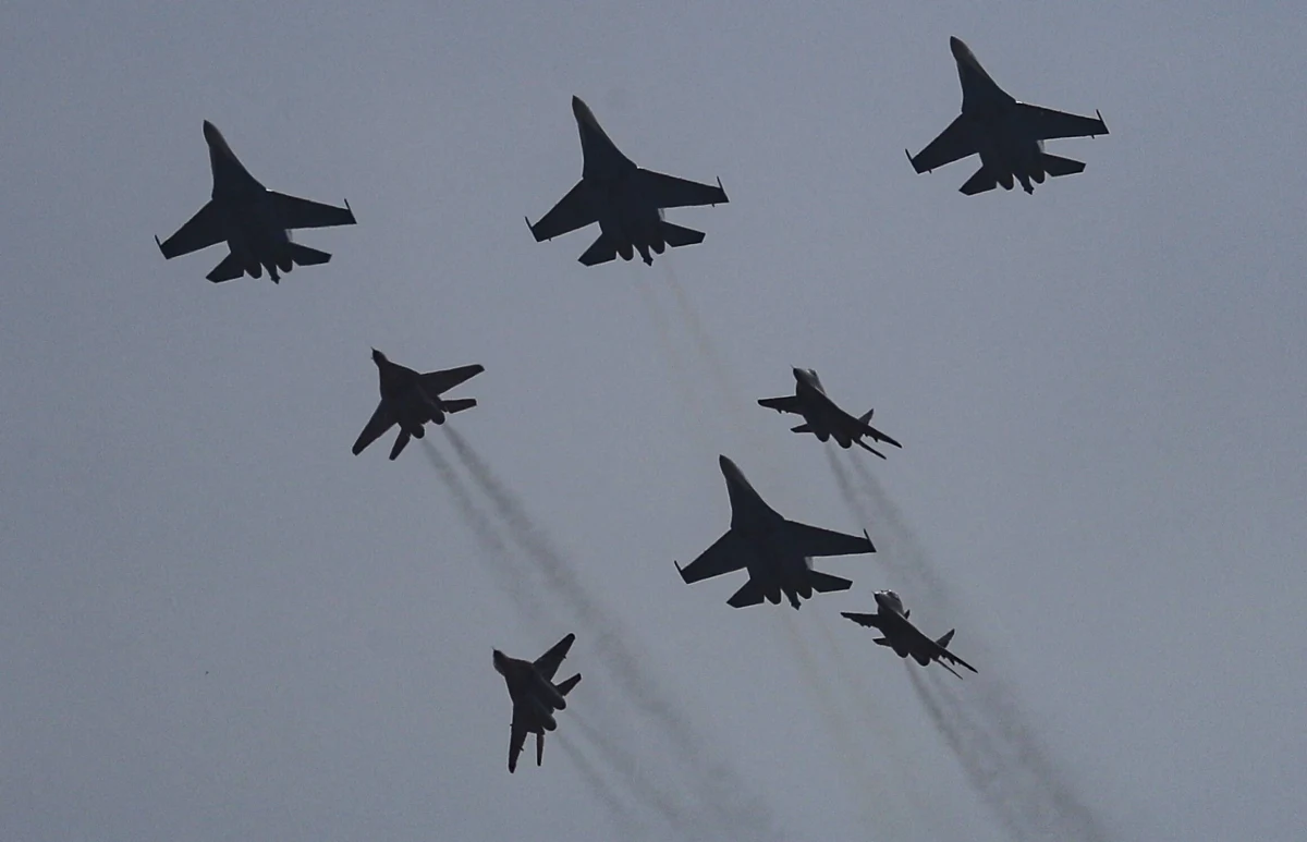 Rosyjskie lotnictwo Floty Bałtyckiej ćwiczyło w Kaliningradzie odparcie powietrznego ataku na tę graniczącą z Polską część Rosji. W szkoleniu - jak informuje dowództwo floty - wzięło udział ponad 10 załóg myśliwców Su-27.