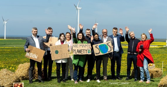 ​Odejście od węgla do 2035 r., budowa 30 farm wiatrowych na Bałtyku do 2030 r., 5 tys. nowych turbin wiatrowych na lądzie do 2030 r. - to niektóre zaprezentowane przez Lewicę rozwiązania na walkę z kryzysem klimatycznym i sprawiedliwą transformację energetyczną.