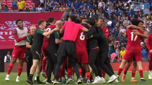 W sobotnie popołudnie Chelsea i Liverpool rywalizowały na słynnym Wembley o Puchar Anglii. Liverpool sięgnął po ten tytuł po rzutach karnych, dzięki znakomitej postawie Alissona. Bohaterem był też rezerwowy - Kostas Tsimikas.

Chelsea - Liverpool 0-0 (0-0), w rzutach karnych 5-6. 

