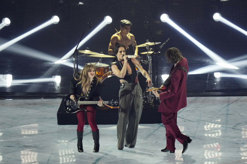 Maneskin - rockowa sensacja z Eurowizji 2021 wystąpił podczas tegorocznego finału konkursu. Zaprezentowali swój najnowszy singel "Supermodel", a także przedpremierowo piosenkę z nadchodzącego filmu "Elvis".