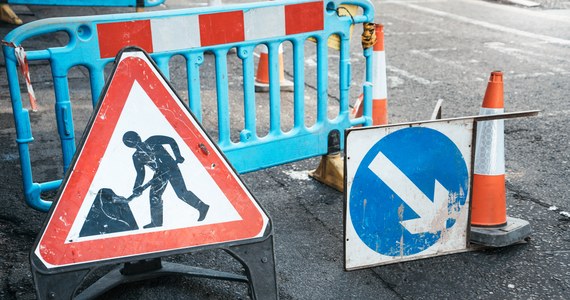 Od poniedziałku, 16 maja wchodzą w życie zmiany w organizacji ruchu na al. Zwycięstwa i Trakcie Konnym. Wszystko z powodu prac przy budowie kolejnego przejścia dla pieszych zamiast tunelu. 
