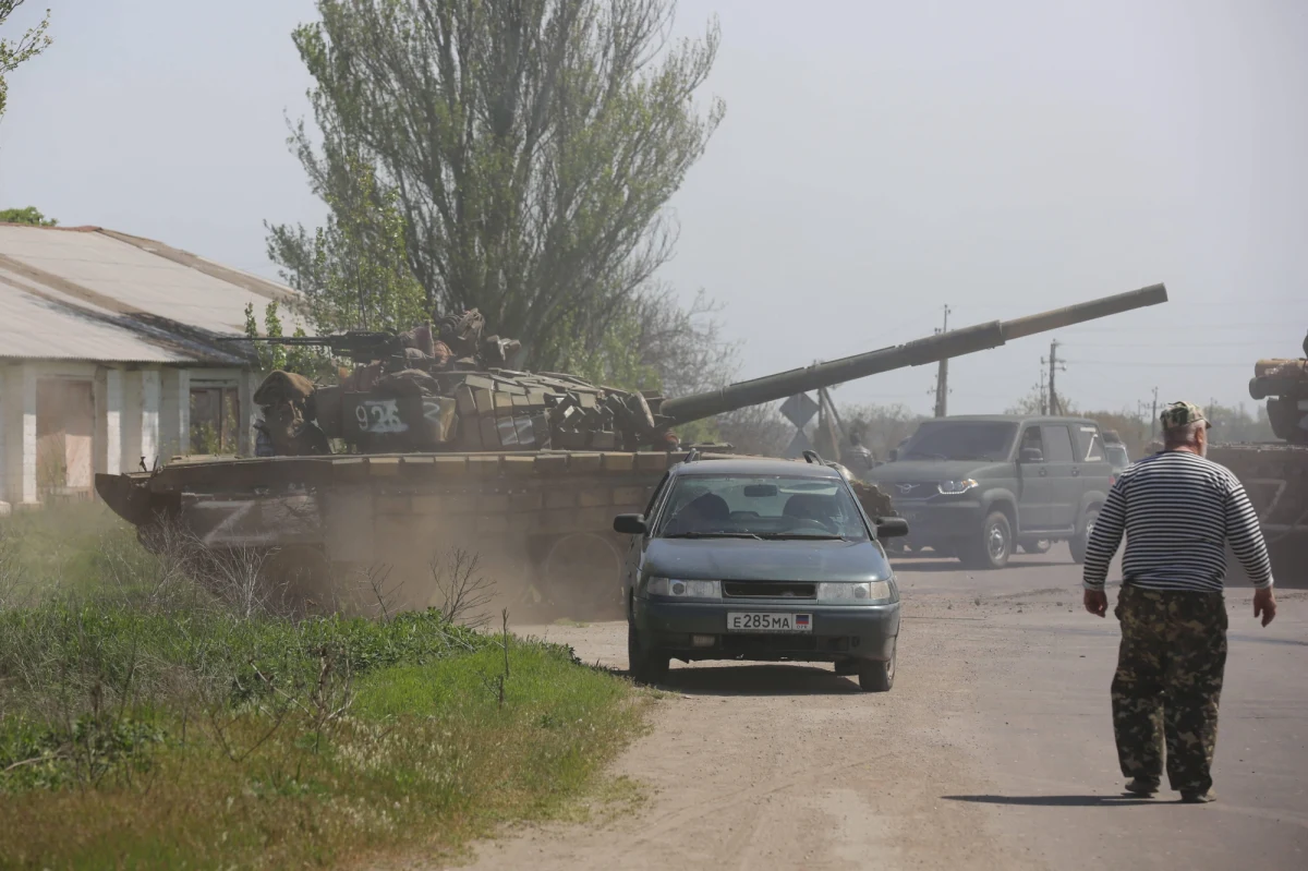 ​Jeśli piekło istnieje, to było w Mariupolu - powiedziała studentka, której udało się opuścić oblężone przez rosyjskie wojska miasto. Zdecydowała się nie ujawniać swojego imienia ani pokazać twarzy, ponieważ jej bliscy zostali w Mariupolu i nie chce narazić ich na dodatkowe niebezpieczeństwo.