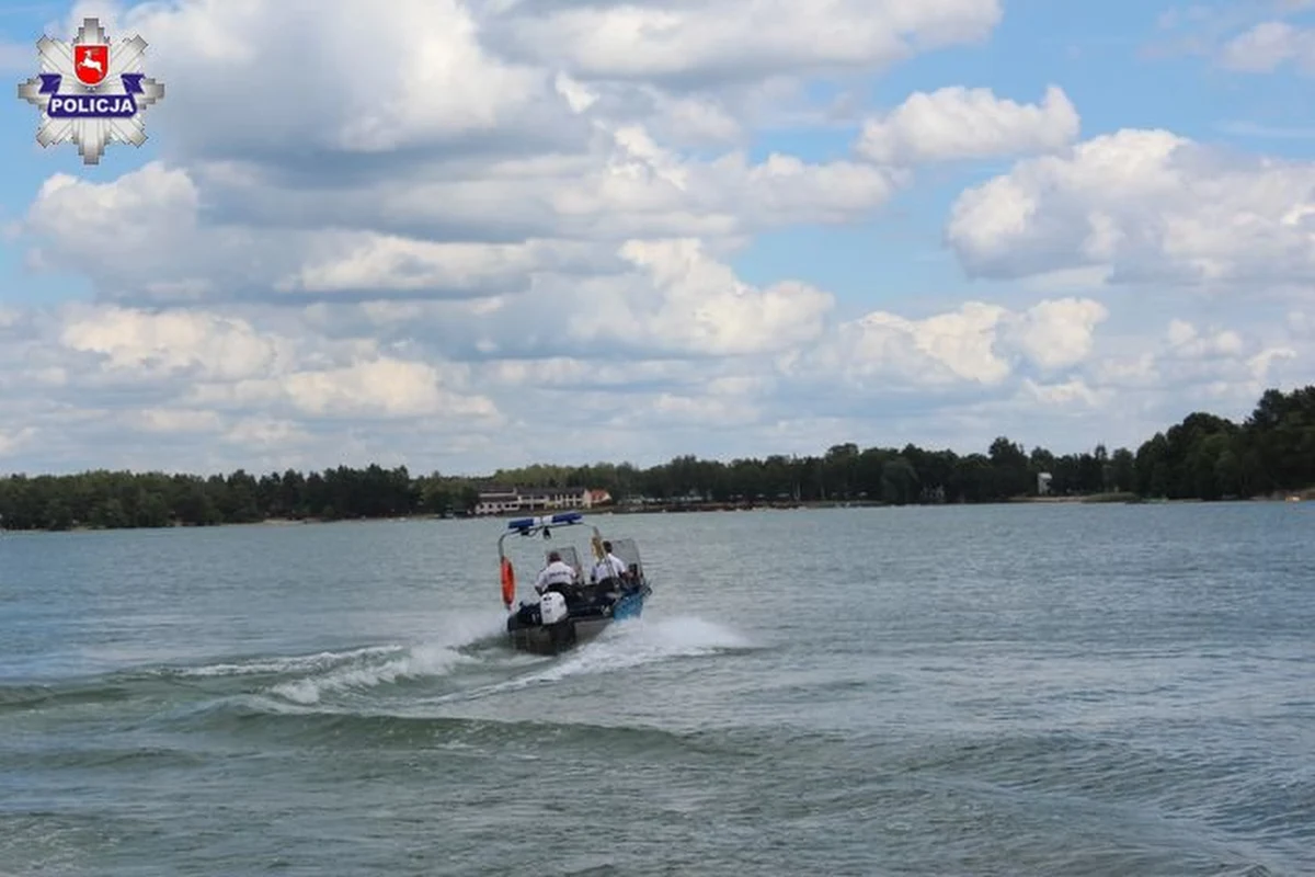 Policja pod nadzorem prokuratury wyjaśnia okoliczności śmierci 56-letniego mieszkańca Lublina. Jego ciało wyłowiono w niedzielę wieczorem ze sztucznego zbiornika w Dratowie (woj. lubelskie).