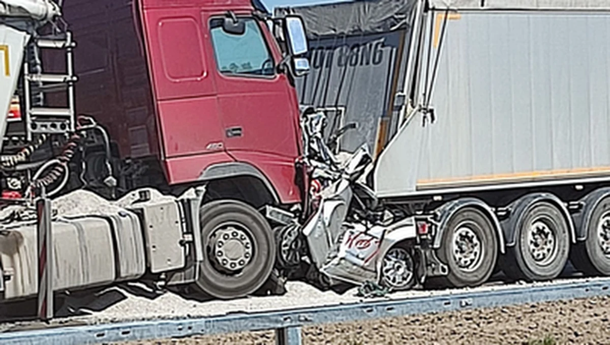 Tragedia na trasie krajowej numer 5 w Niewieścinie w woj. kujawsko-pomorskim. To odcinek drogi między Bydgoszczą a Świeciem. W wypadku zginęły cztery osoby. 