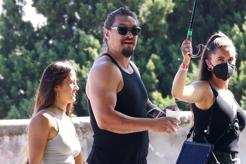 Hollywoodzki gwiazdor Jason Momoa przeprosił fanów za zdjęcia z Kaplicy Sykstyńskiej, którymi podzielił się na instagramowym koncie. "Przepraszam, jeśli was uraziłem" - powiedział aktor.
 