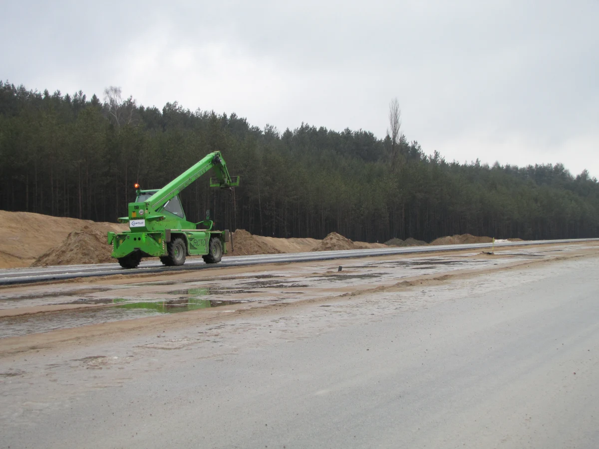 Uwaga kierowcy! Od dzisiaj (17 maja) ruszają roboty na autostradzie A2 w Łódzkiem. Zmotoryzowani muszą liczyć się z utrudnieniami głównie na węźle Stryków.