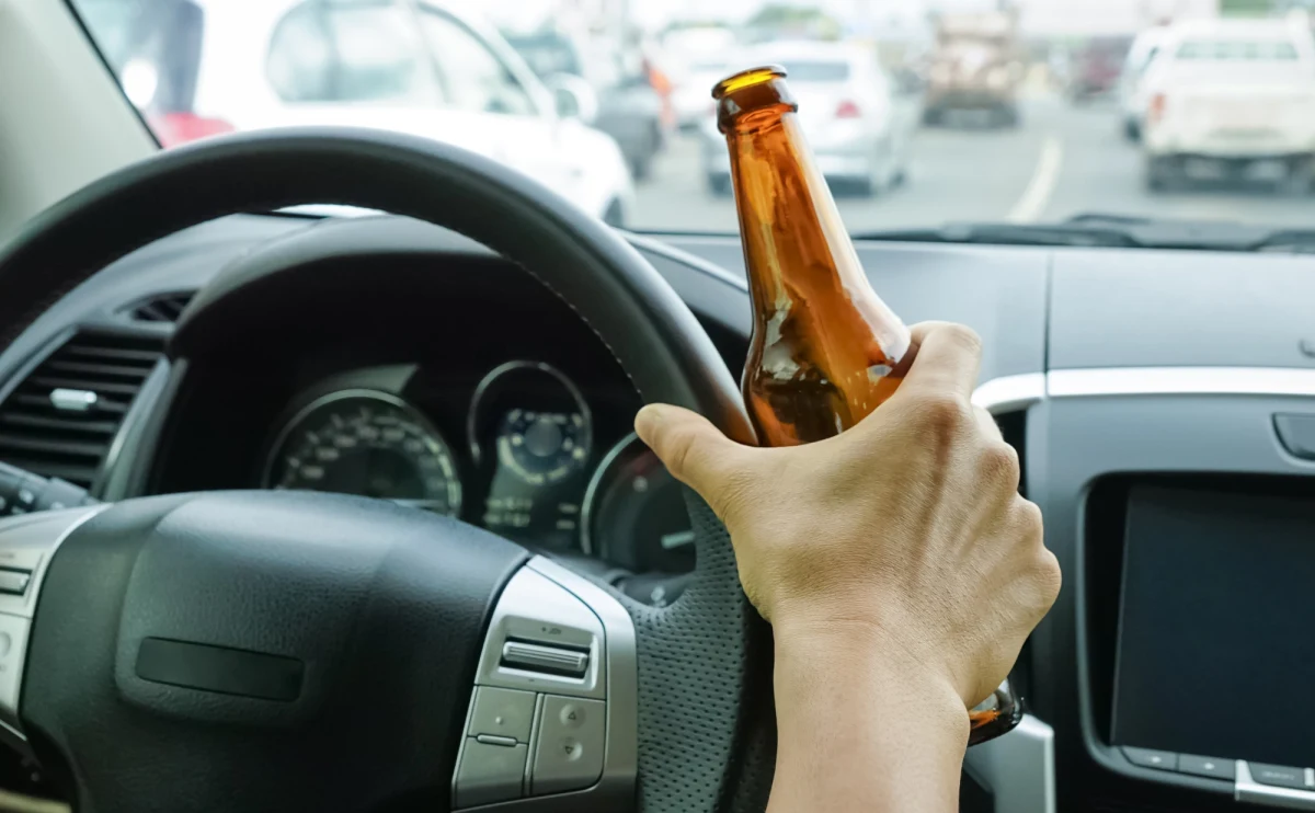 W poniedziałek około godz. 12 policjanci pod siedzibą urzędu dzielnicy Warszawa-Włochy zatrzymali pijanego kierowcę. Po zbadaniu alkomatem okazało się, że ma ponad 2 promile alkoholu w wydychanym powietrzu. Jak nieoficjalnie dowiedziała się PAP to jeden z pracowników stołecznego ratusza.