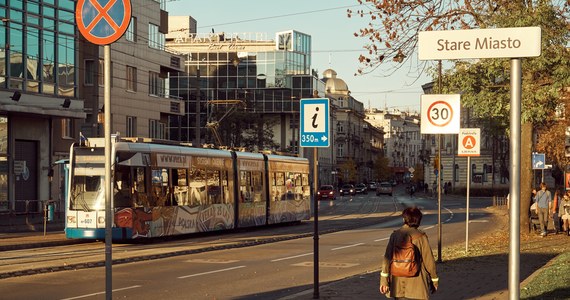 W związku z pracami w rejonie przystanku „Jubilat” wyłączony został ruch tramwajowy na ul. Zwierzynieckiej i Kościuszki. Swoje trasy zmieniły linie tramwajowe nr 1 i 20, a także linia autobusowa 502. 
