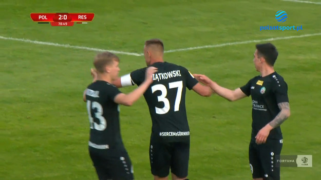 Skrót meczu Górnik Polkowice - Apklan Resovia Rzeszów 3-0 w ramach rozgrywek Fortuna 1 Ligi.