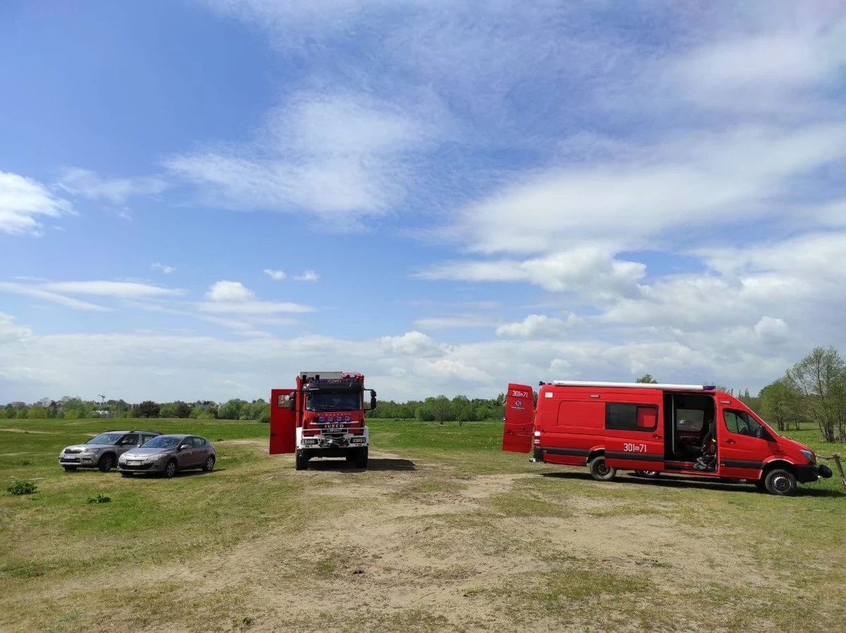 Prokuratura wyjaśnia okoliczności utonięcia 46-latki w Bugu w Wyszkowie, po tym jak samochód, w którym kobieta przebywała ze znajomym, stoczył się do rzeki. Śledczy prowadzą czynności pod kątem nieumyślnego spowodowania śmierci. 
