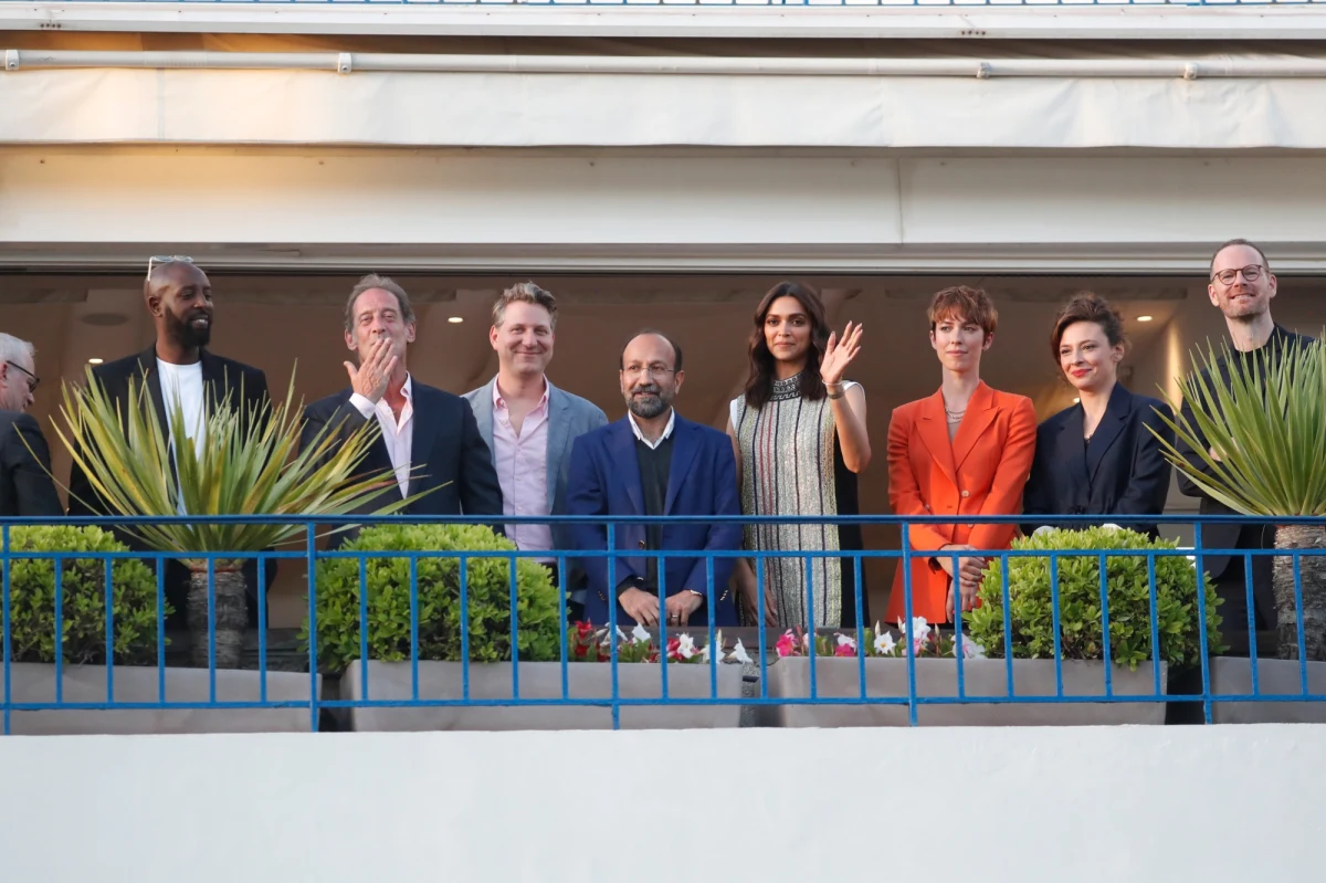 21 filmów, wśród nich "IO" Jerzego Skolimowskiego, "Crimes of the Future" Davida Cronenberga, "Showing Up" Kelly Reichardt i "Broker" Hirokazu Koreedy, zmierzy się w konkursie głównym rozpoczynającego się dziś 75. festiwalu w Cannes. Laureata Złotej Palmy poznamy w sobotę 28 maja.