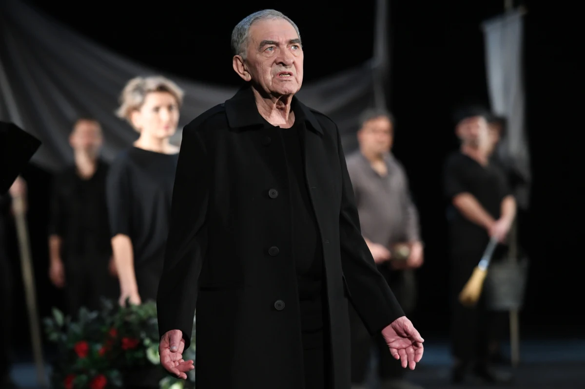 Pogrzeb Jerzego Treli odbędzie się w poniedziałek, 23 maja. O godz. 9.00 w kościele dominikanów w Krakowie zostaną wystawione prochy, a o godz. 10.00 rozpocznie się msza żałobna - podał krakowski magistrat. Aktor zostanie pochowany w rodzinnych Leńczach.

