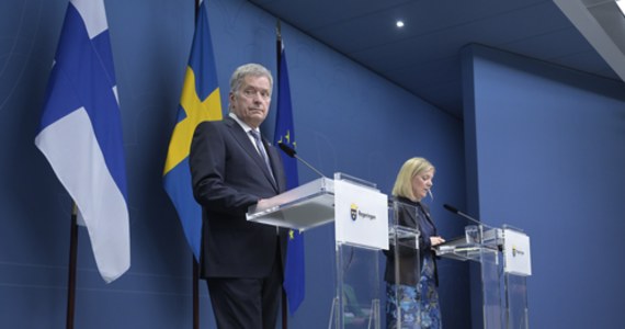 Szwecja i Finlandia złożą w środę rano wspólnie wniosek o wstąpienie do NATO. Poinformowali o tym na wspólnej konferencji prasowej w Sztokholmie premier Szwecji Magdalena Andersson oraz prezydent Finlandii Sauli Niinisto. "Cieszę się, że poszliśmy tą samą drogą i możemy to zrobić razem" – powiedziała Andersson.