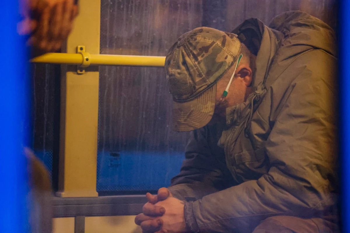 Wykorzystywanie przez Rosję personelu pomocniczego, w tym oddziałów czeczeńskich, do przełamania ukraińskiego oporu w Mariupolu świadczy o jej poważnych problemach z zasobami na Ukrainie - twierdzi brytyjskie ministerstwo obrony.