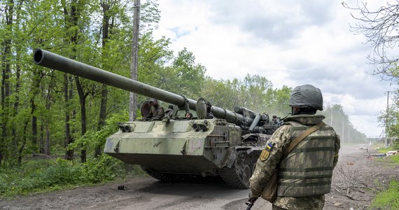 Ruch oporu w Melitopolu w obwodzie zaporoskim na południu Ukrainy wyeliminował wysokich rangą wojskowych z Rosji - powiadomiły na Telegramie władze tego regionu. Poinformowano również, że pod Zaporożem powstały dwie linie fortyfikacji w celu obrony miasta przed spodziewanym szturmem rosyjskich sił.