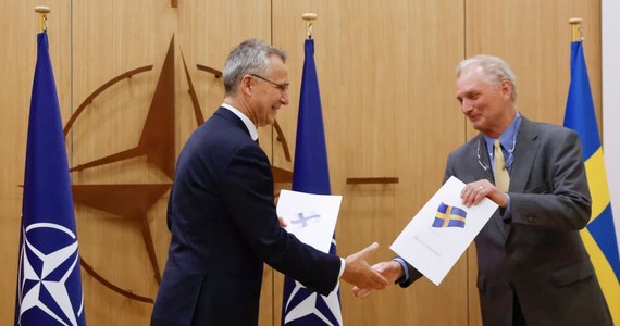 Radość i smutek - tak brytyjscy komentatorzy reagują na złożenie przez Szwecję i Finlandię wniosków akcesyjnych do NATO. Skąd taka rozpiętość emocji?