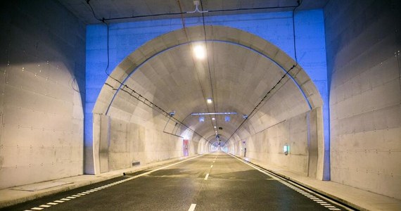 W nocy z 21 na 22 maja 2022 r. zamknięty będzie Tunel pod Martwą Wisłą w Gdańsku. W tym czasie w obu rurach tunelu w godzinach od 22.00 do 06.00 wykonywane będą prace serwisowe.
