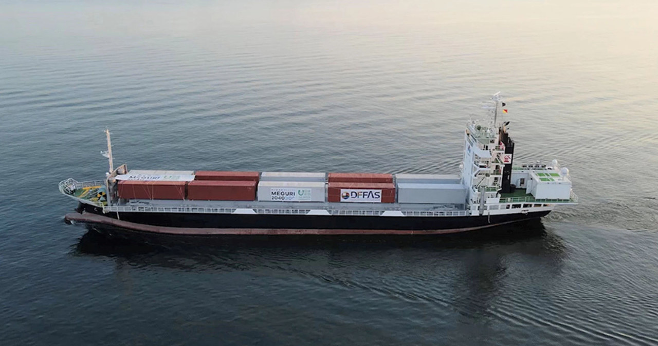 Japońskie Nippon Foundation poinformowało właśnie, że kontenerowiec Suzaku ukończył swój pierwszy autonomiczny rejs, pokonując pod kontrolą sztucznej inteligencji imponujące 790 kilometrów. 