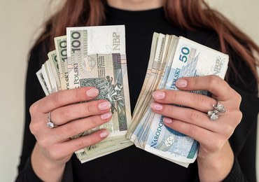 1300 zł "za nic". W Polsce ruszą testy bezwarunkowego dochodu podstawowego