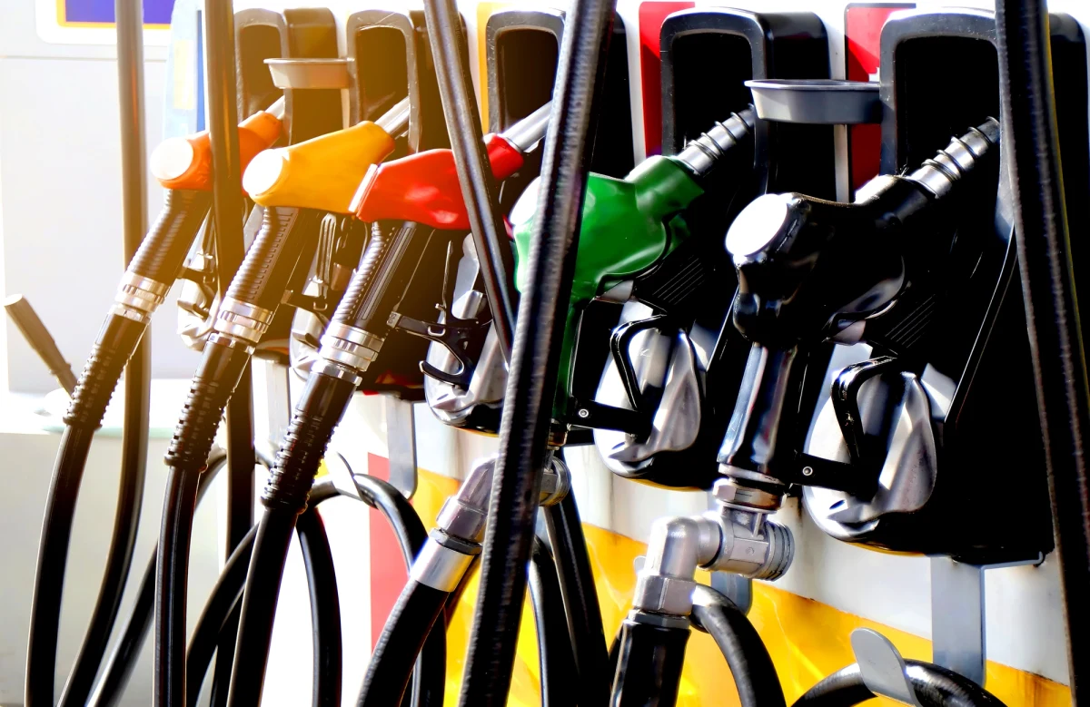 ​Czechy wprowadzają własną tarczę antyinflacyjną. Prezydent Miloš Zeman podpisał ustawę obniżającą akcyzę na benzynę i olej napędowy na cztery miesiące, od czerwca do września. Czechy długo zwlekały z podobnymi fiskalnymi rozwiązaniami. Opozycja, w postaci partii byłego premiera Andreja Babisa, apeluje o zniesienie VAT-u na paliwa.