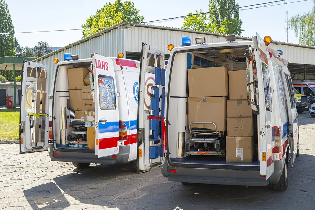 Trzy wyposażone ambulanse dla trzech partnerskich obwodów Łódzkiego w Ukrainie - winnickiego, czerniowieckiego oraz wołyńskiego - przekazał Urząd Marszałkowski oraz Wojewódzka Stacja Ratownictwa Medycznego w Łodzi.

