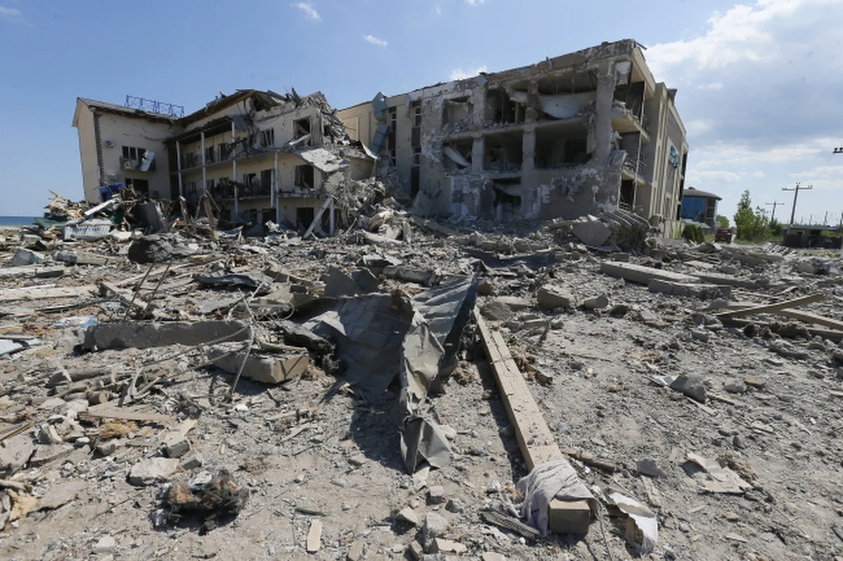 Rosyjscy żołnierze bez wahania strzelają do cywilów próbujących uciec z tymczasowo okupowanych terenów – informuje Służba Bezpieczeństwa Ukrainy. SBU opublikowała kolejną przechwyconą rozmowę rosyjskich okupantów. "Nie żal mi nawet cywilów" – mówi jeden z nich do swojej żony.