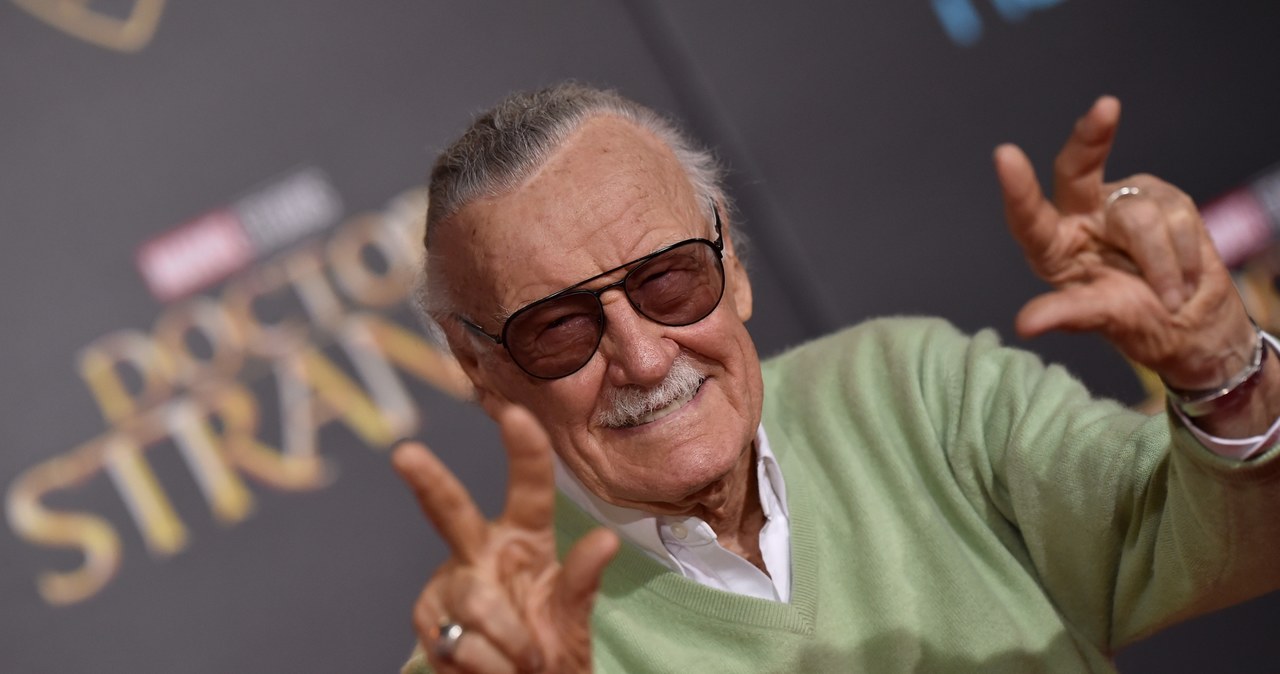 Zmarły w 2018 roku Stan Lee, współtwórca postaci Spider-Mana, Avengersów i Hulka, powraca do Marvela. Dwudziestoletnia umowa między Marvelem a Stan Lee Universe zakłada wykorzystanie nazwiska oraz wizerunku legendarnego autora komiksów w przyszłych produkcjach Marvel Studios. W planach jest także powstanie tematycznych parków rozrywki, firmowanych postacią Stana Lee.