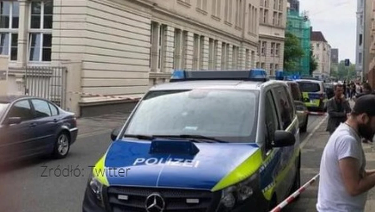 Strzały padły w szkole w Bremerhaven na północy Niemiec. Policja podała, że sprawcę ujęto i został on przewieziony na posterunek. Jedna z pracownic szkoły jest poważnie ranna. Została przetransportowana do szpitala - informuje portal Nord24.