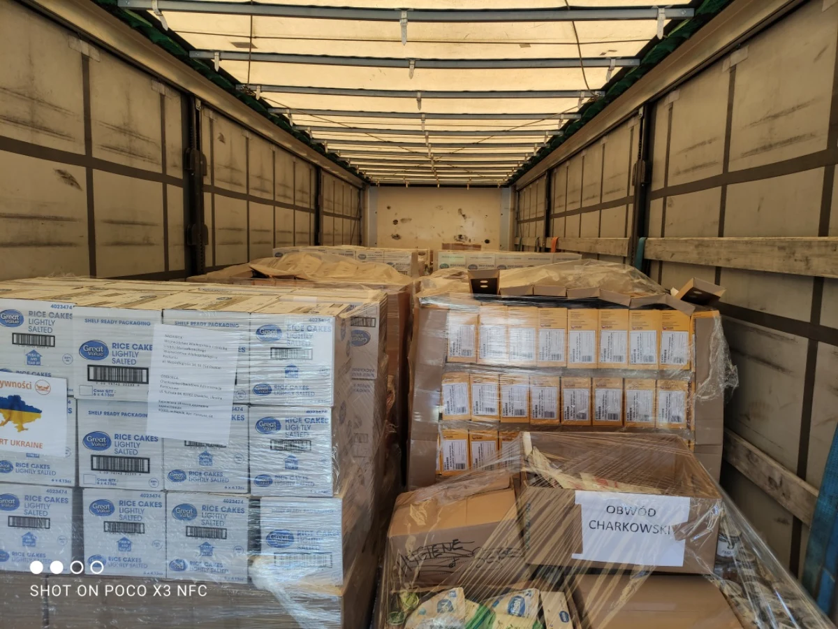 Dwa tiry z pomocy humanitarną dla obwodu charkowskiego - regionu partnerskiego Wielkopolski oraz Charkowa -  miasta partnerskiego Poznania wyjechały w ostatnich dniach ze stolicy Wielkopolski. Wśród przekazanych towarów znalazły się: żywność o długim terminie przydatności do spożycia, koce, poduszki, pościel i materace oraz środki medyczne i chemia gospodarcza.

