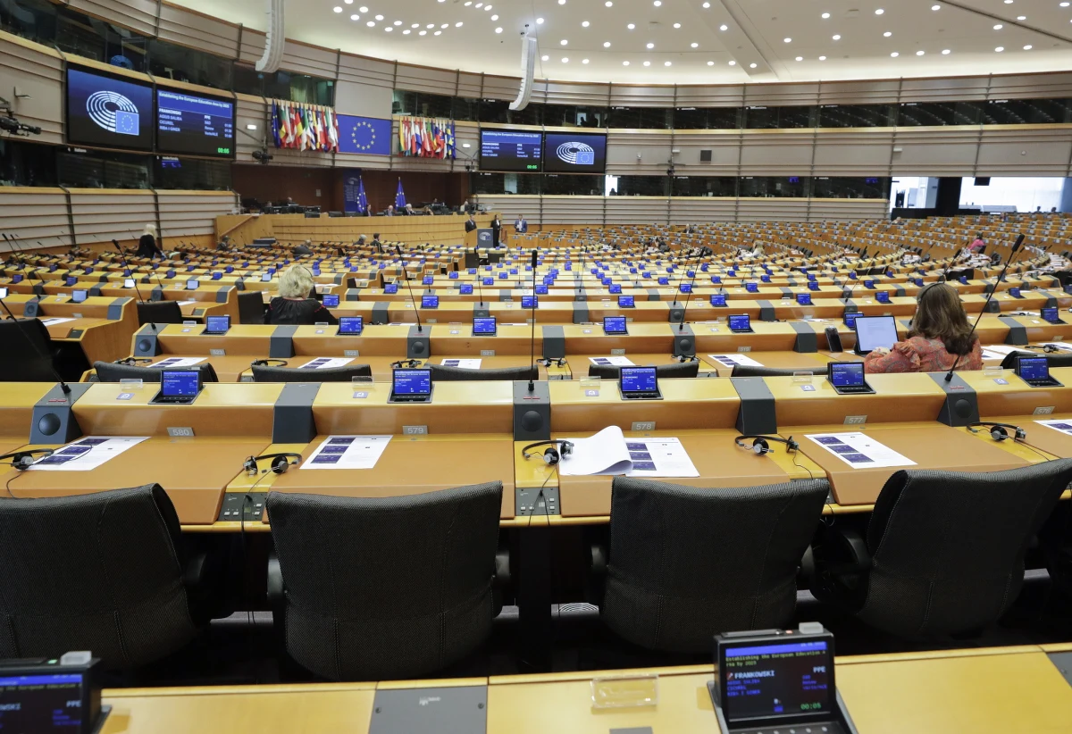 ​Parlament Europejski w głosowaniu poparł propozycję Komisji Europejskiej, zawieszającą cła na cały ukraiński eksport do UE na rok, aby wesprzeć gospodarkę kraju zaatakowanego przez Rosję.