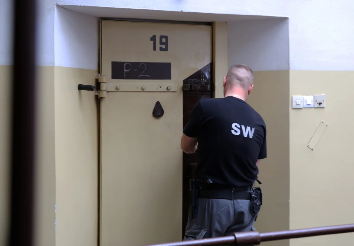 Jeszcze do jutra potrwa rekrutacja do pracy w służbie więziennej. Strażnicy działu ochrony potrzebni są m.in. w Zakładzie Karnym w Barczewie czy w olsztyńskim areszcie śledczym. Ich praca polegałaby m.in. na kontroli osobistej osadzonych.