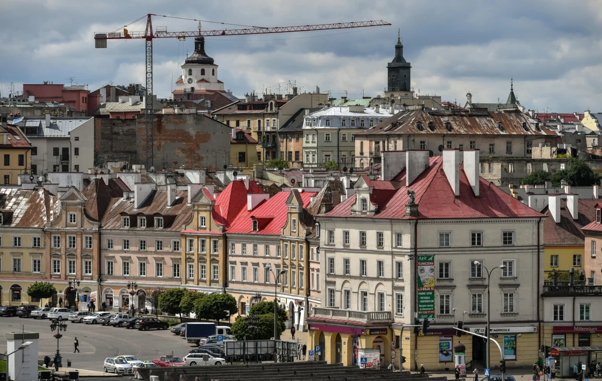 Od najbliższego poniedziałku, czyli od 23 maja, miejski wydział komunikacji, będzie pracował w godzinach od 7.45 do 16.30. Nie będzie tak codziennie, ale tylko w poniedziałki i wtorki. W inne dni tygodnia urzędnicy mają pracować jak dotychczas od 7.30 do 15.30.