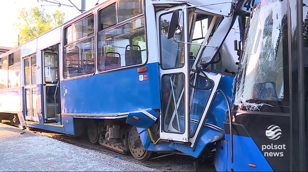 Błąd ludzki czy awaria techniczna pojazdu? W tej sprawie na razie jest więcej pytań niż odpowiedzi. Prokuratura wszczęła śledztwo dotyczące zderzenia tramwajów w Krakowie. Rannych zostało 20 osób, 11 trafiło do szpitali.Materiał dla "Wydarzeń" przygotowała Agnieszka Molęda.