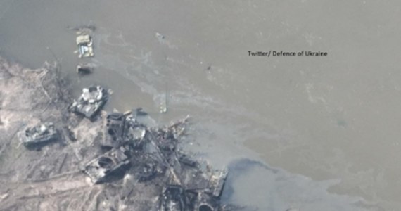 Jedną z większych klęsk, jakie poniosła rosyjska armia, jest nieudana próba sforsowania rzeki Doniec na wschodzie Ukrainy w pierwszej połowie maja. Ukraińcy zbombardowali wtedy most pontonowy zbudowany przez Rosjan. O ogromnych stratach żołnierzy Putina pisała ukraińska armia, która opublikowała też zdjęcia zniszczonych czołgów. Ich autentyczność potwierdzały już zagraniczne wywiady. Dziś w sieci pojawił się film pokazujący „cmentarzysko” rosyjskich czołgów w okolicach rzeki Doniec. 