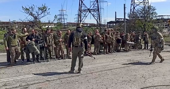 Zastępca dowódcy ukraińskiego pułku Azow kapitan Swiatosław Pałamar poinformował w czwartek, że wraz z innymi dowódcami jest na terenie zakładów metalurgicznych Azowstal i że trwa "pewna operacja". Jak przekazał – szczegółów nie będzie nagłaśniał.