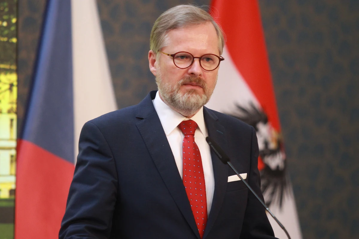 Po prawie sześciogodzinnej debacie w czwartek czeska Izba Poselska wyraziła zgodę na przedłużenie przez rząd Petra Fiali obowiązywania stanu wyjątkowego do końca czerwca. Nadzwyczajna regulacja związana z napływem uchodźców z Ukrainy została wprowadzona 4 marca.