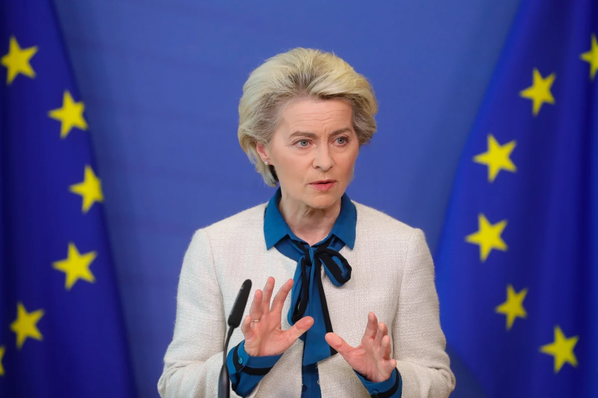 Unia Europejska szuka sposobów na wykorzystanie zamrożonych aktywów rosyjskich oligarchów do sfinansowania powojennej odbudowy Ukrainy - powiedziała szefowa KE Ursula von der Leyen w telewizji ZDF. Zaproponowała jednocześnie, by przyszłą pomoc dla Ukrainy powiązać z reformami w tym kraju.